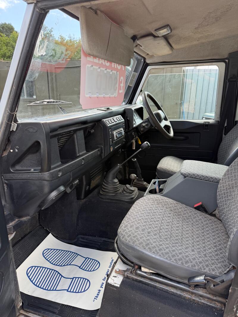 LAND ROVER DEFENDER 110