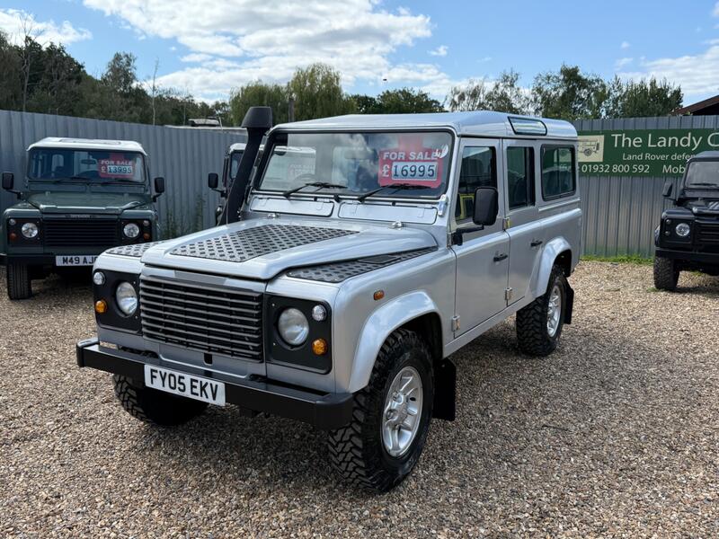 LAND ROVER DEFENDER 110