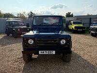 LAND ROVER DEFENDER 90