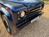LAND ROVER DEFENDER 90