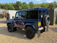 LAND ROVER DEFENDER 90