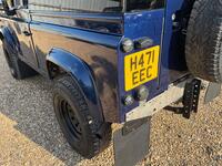 LAND ROVER DEFENDER 90