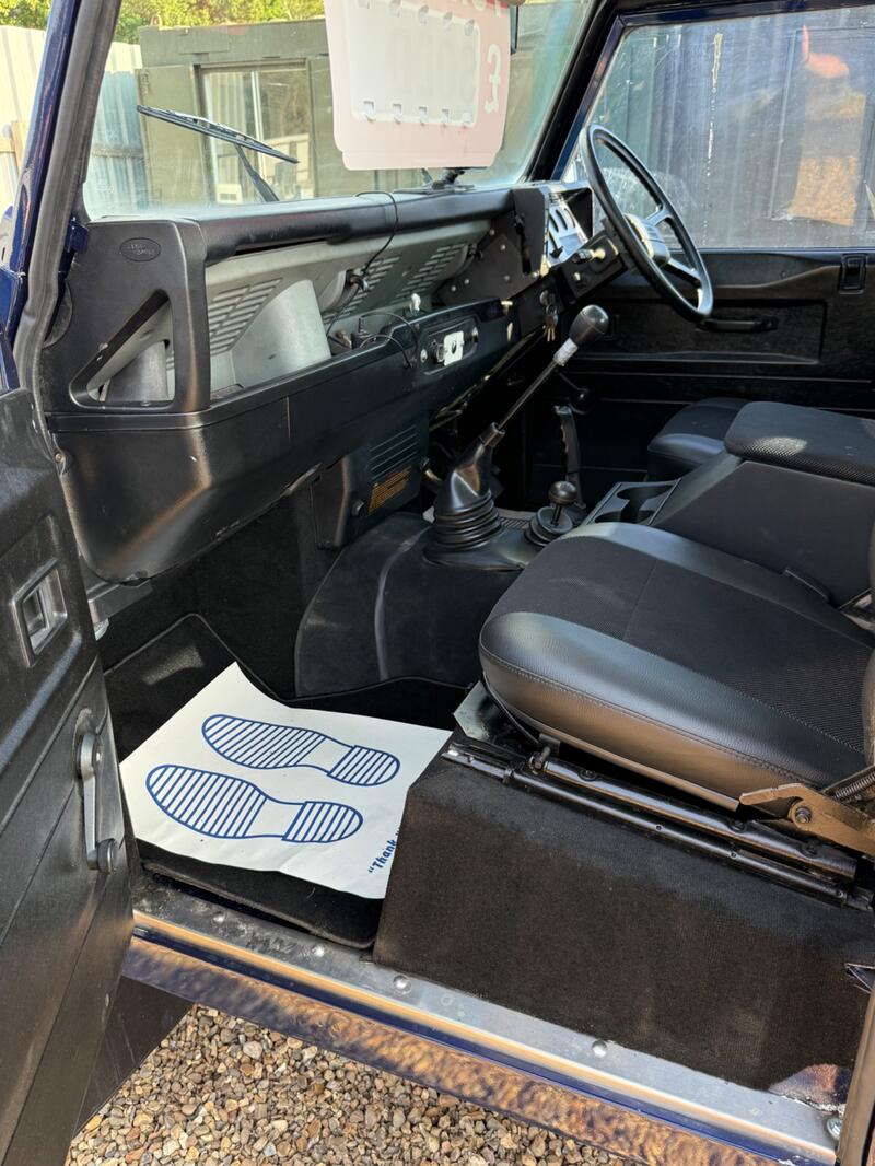 LAND ROVER DEFENDER 90