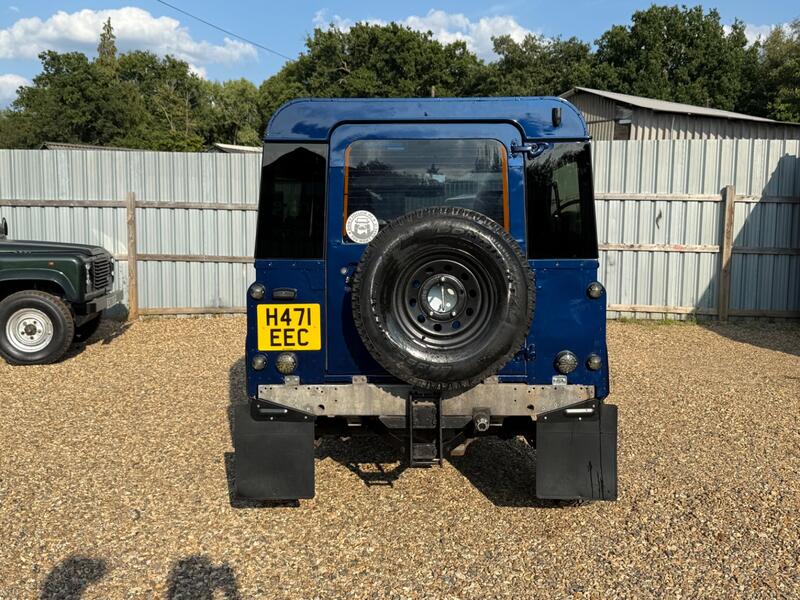 LAND ROVER DEFENDER 90
