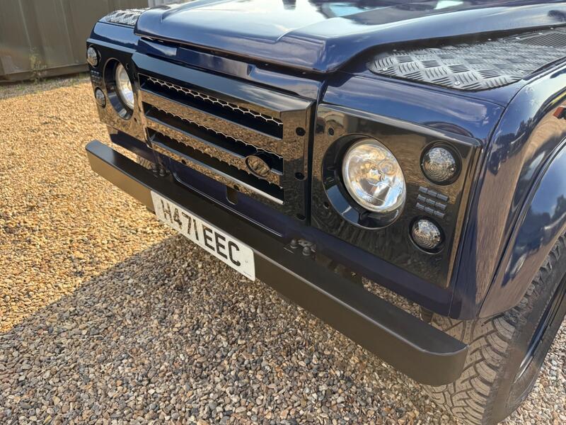 LAND ROVER DEFENDER 90