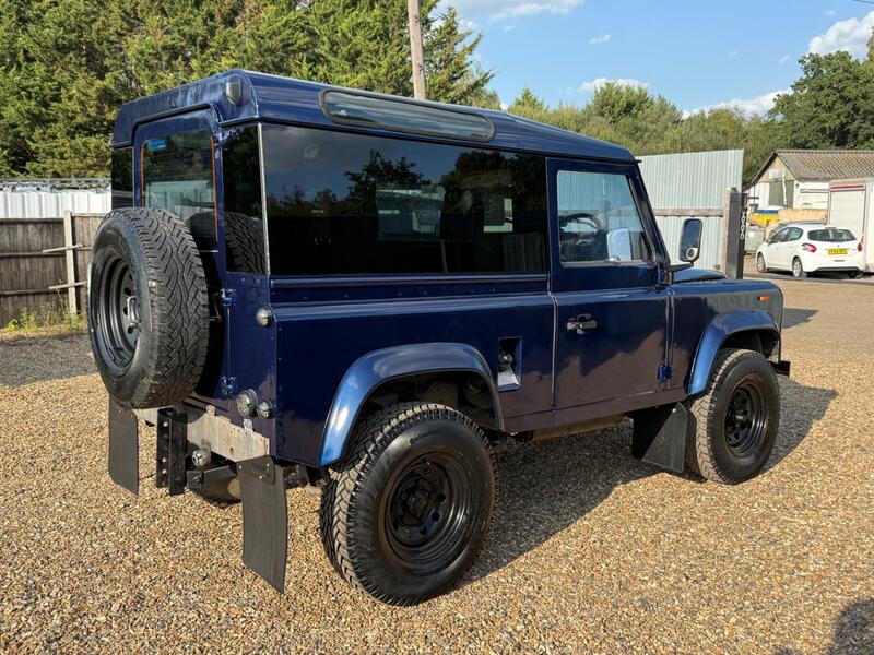LAND ROVER DEFENDER 90