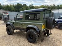 LAND ROVER DEFENDER 90