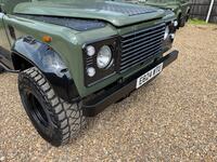 LAND ROVER DEFENDER 90