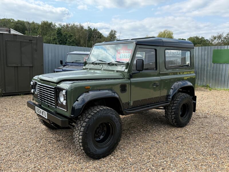 LAND ROVER DEFENDER 90