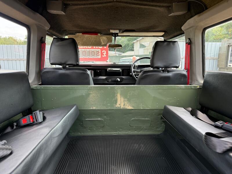 LAND ROVER DEFENDER 90