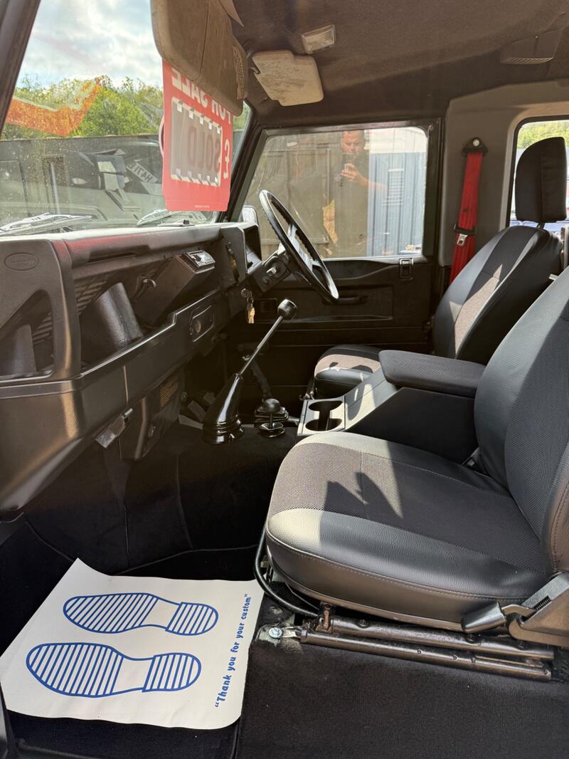 LAND ROVER DEFENDER 90