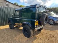 LAND ROVER DEFENDER 90