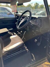 LAND ROVER DEFENDER 90