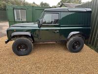 LAND ROVER DEFENDER 90