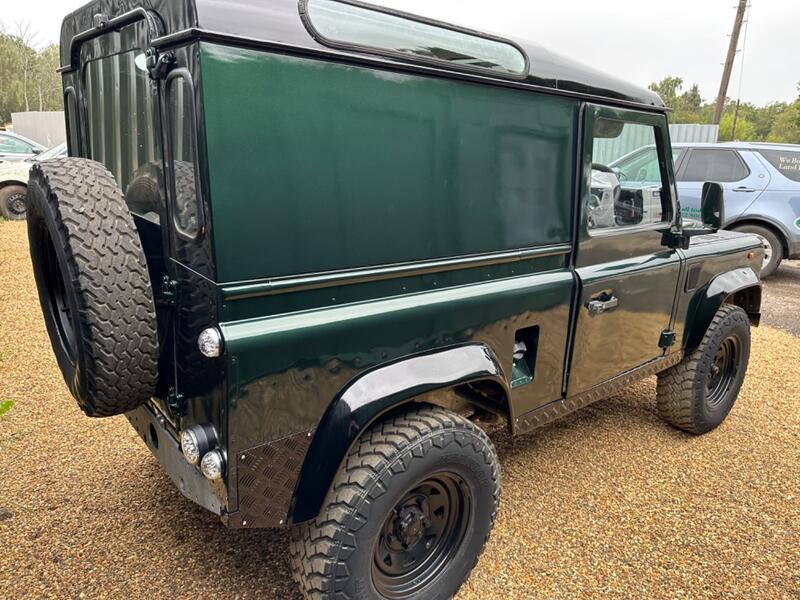 LAND ROVER DEFENDER 90