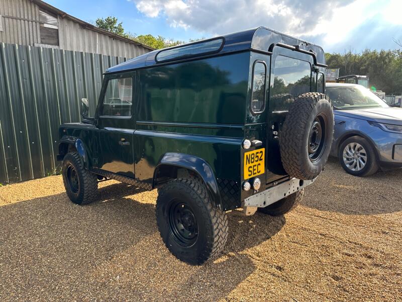 LAND ROVER DEFENDER 90