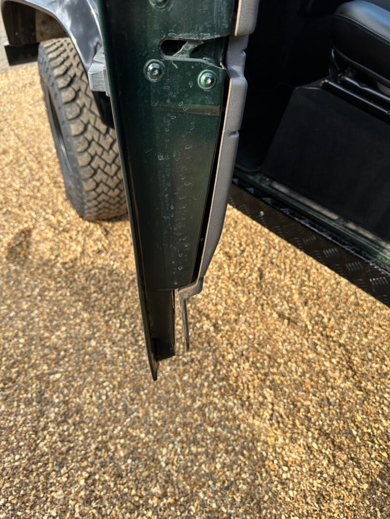 LAND ROVER DEFENDER 90