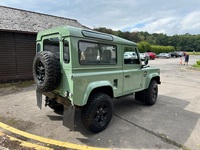 LAND ROVER DEFENDER 90