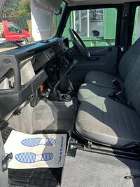 LAND ROVER DEFENDER 110