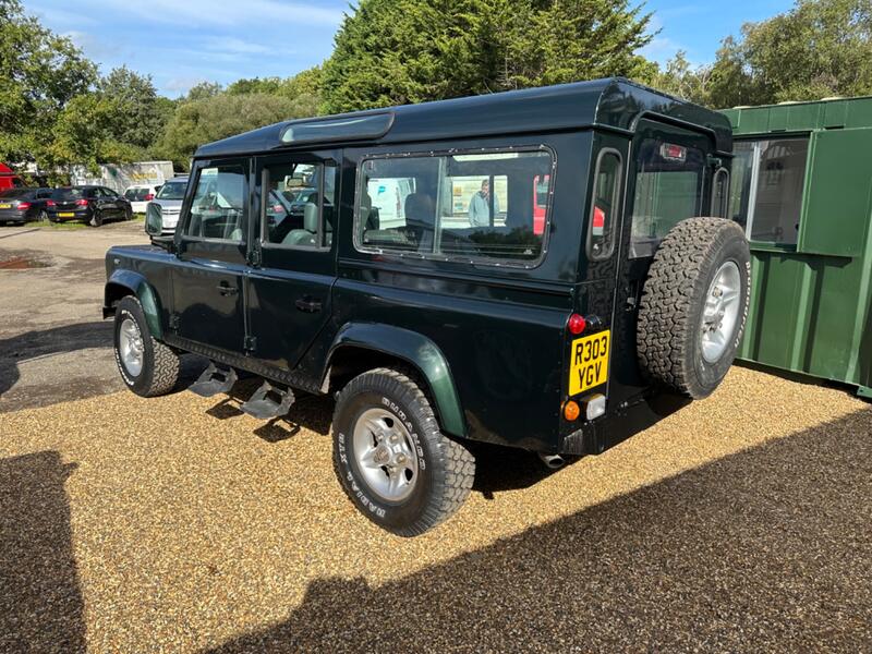 LAND ROVER DEFENDER 110