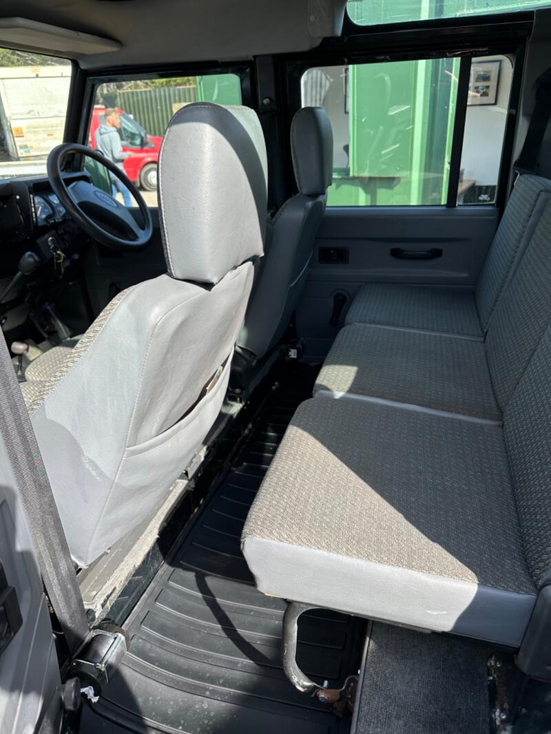 LAND ROVER DEFENDER 110